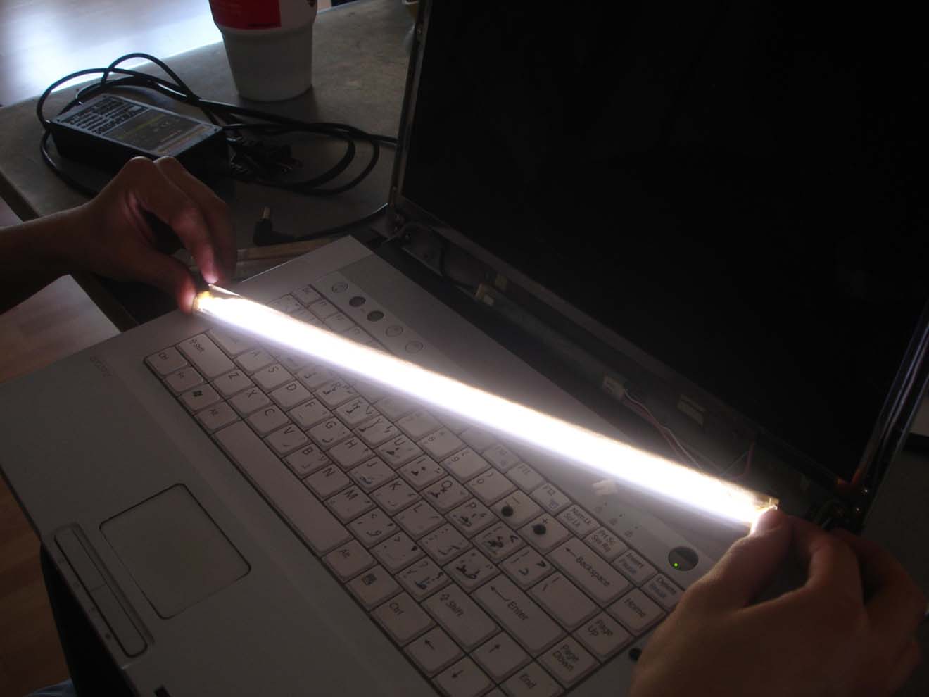 Замена и ремонт подсветки экрана ноутбука в Томске